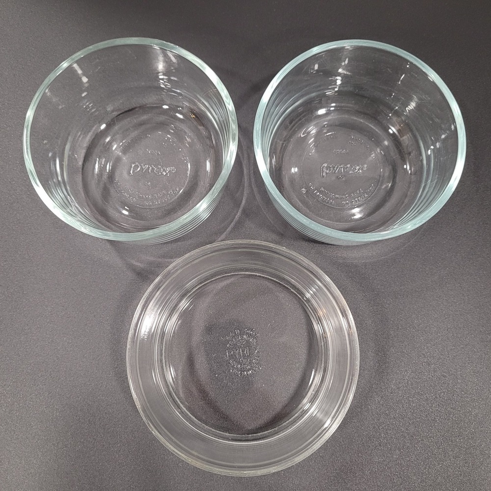 Pyrex Bowls Set of 3 1 414B 2 7200A